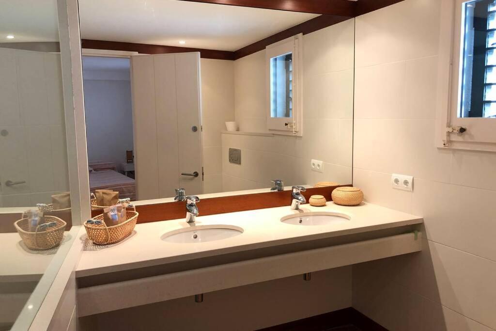 Roques - Casa En Primera Linea De Mar En Cadaqués Eksteriør bilde